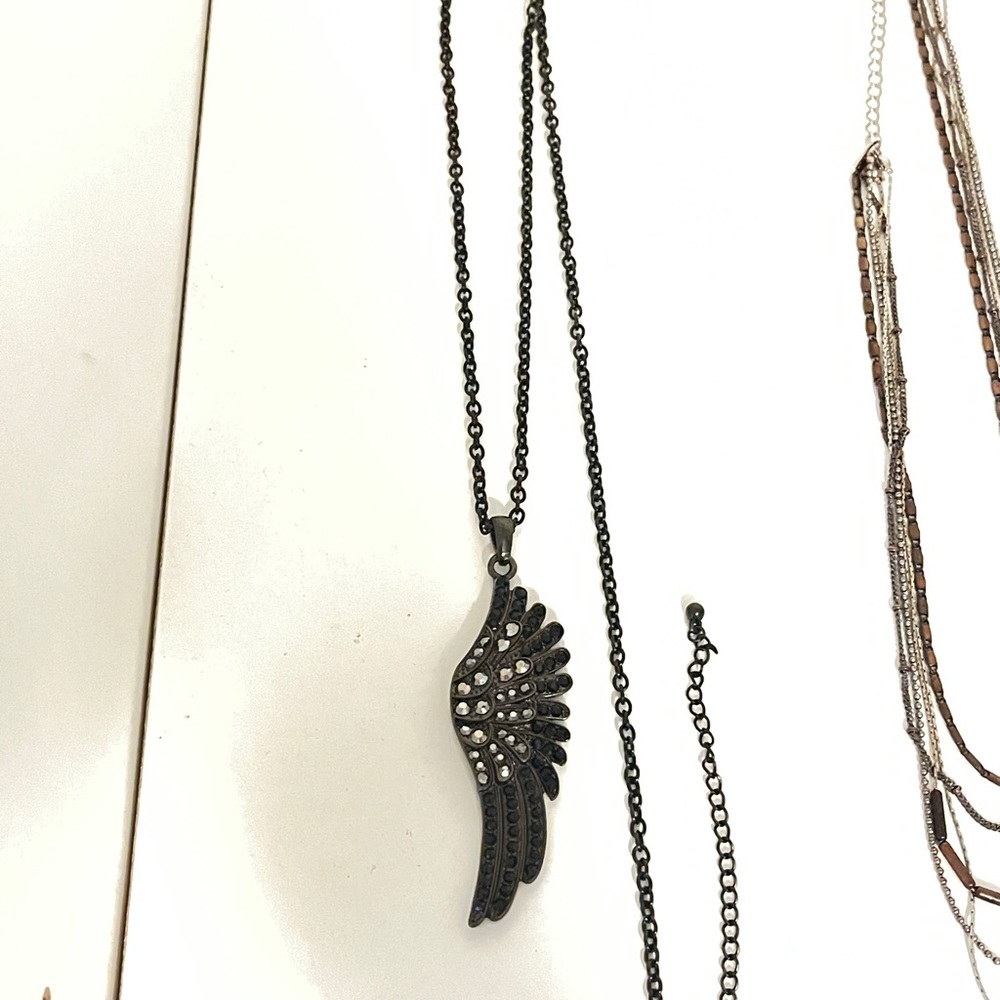 Necklaces - Picture 3 of 13